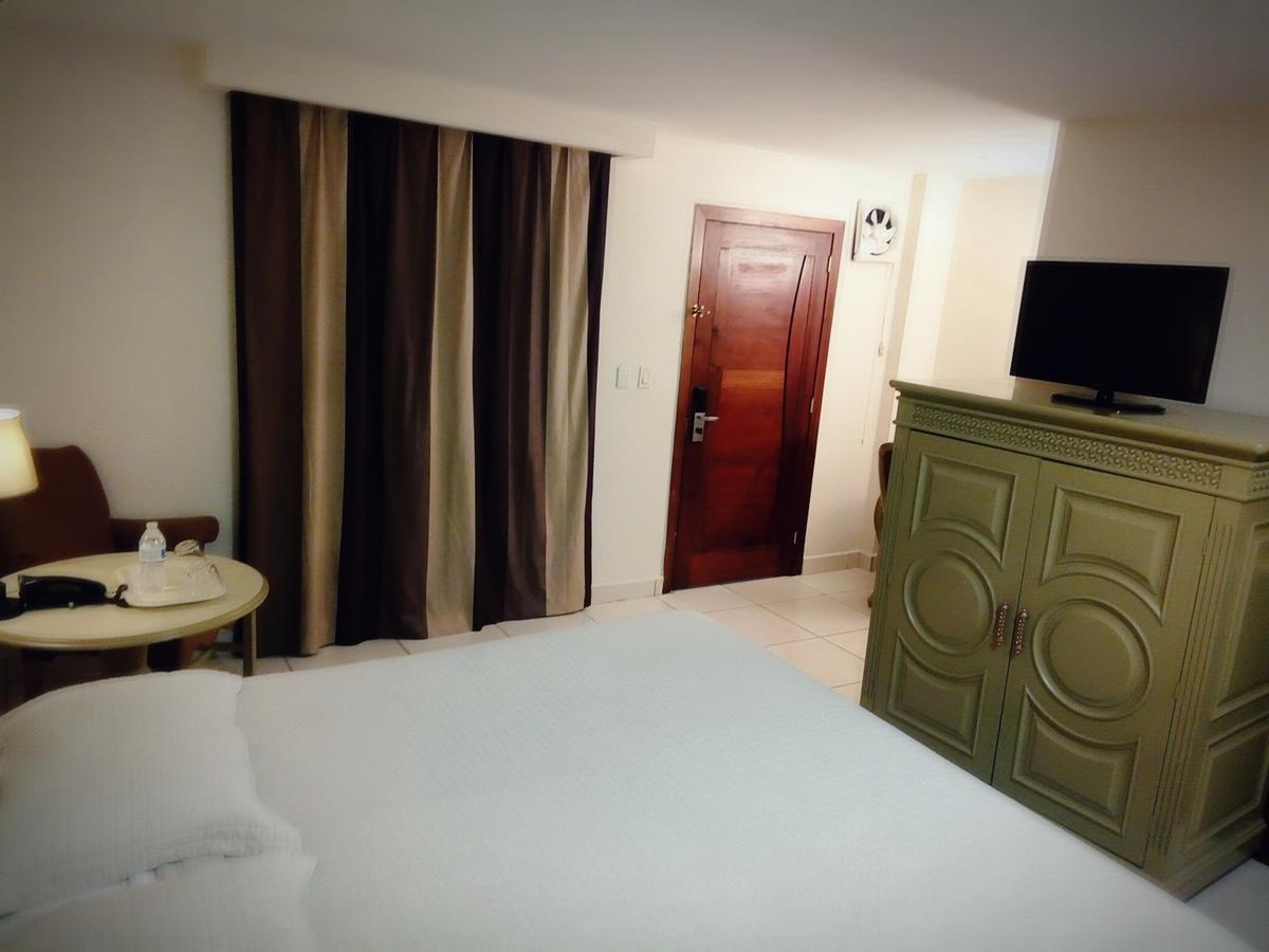 Hotel Martell ซานเปโดร ซูลา ภายนอก รูปภาพ